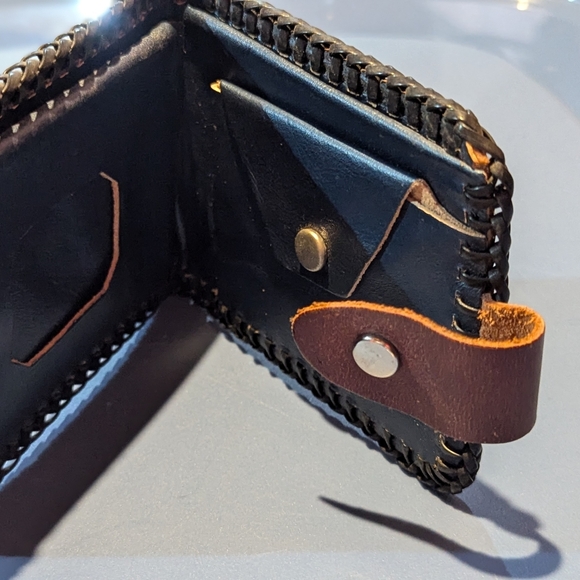 Vtg Hand Tooled Brown Leather Wallet Billfold Mountain Moose Lake Scene - Picture 3 of 4